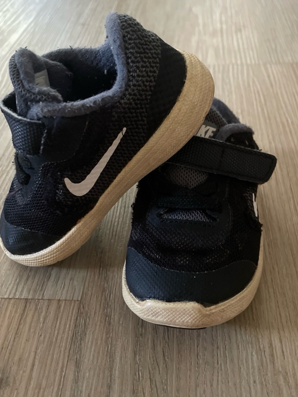 Nike Black and White Kids Velcro Sneakers